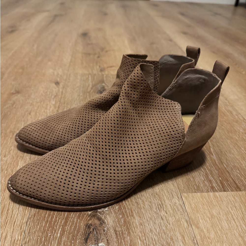 Dolce Vita Booties